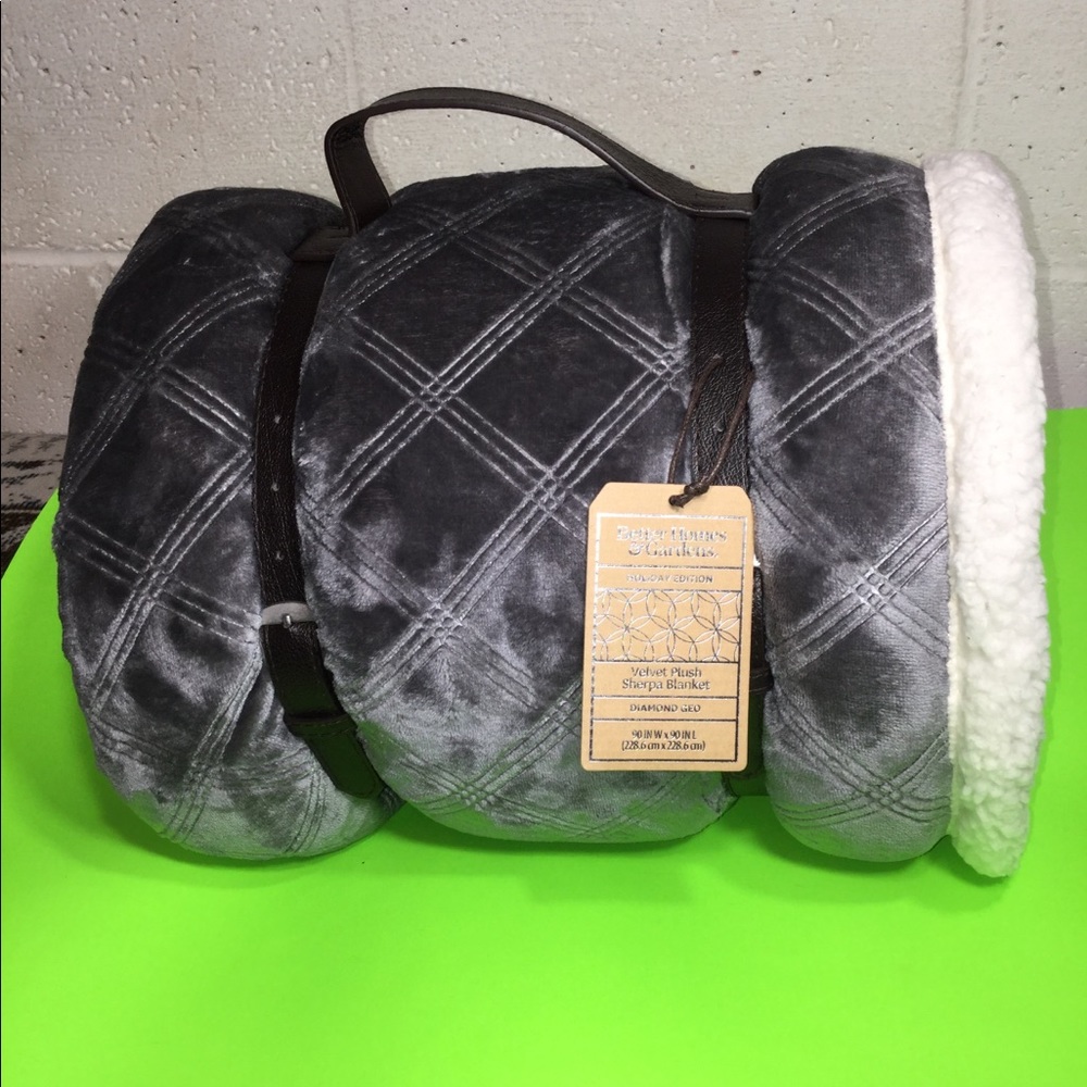 Better Homes & Gardens Queen Velvet Plush Sherpa B